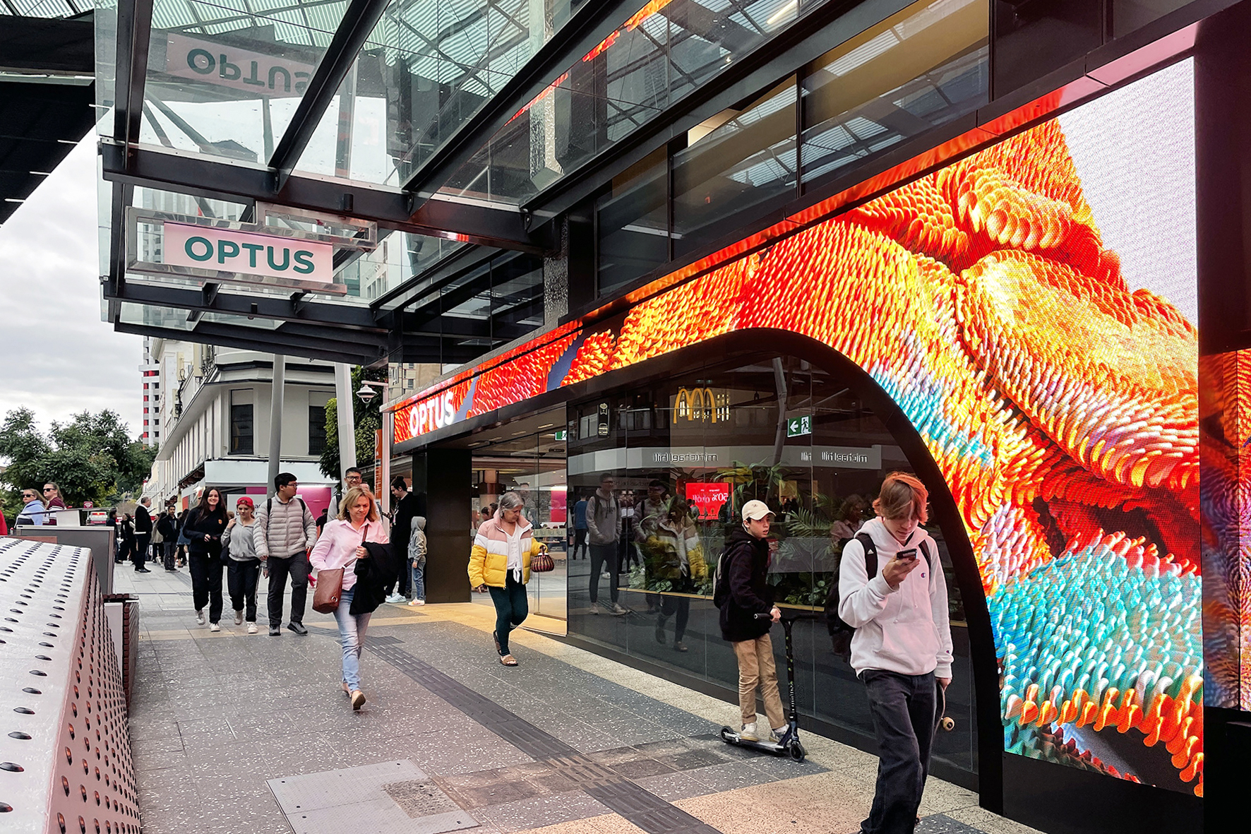 INFiLED LED display creates Signature Digital Media Fa?ade for Optus Store